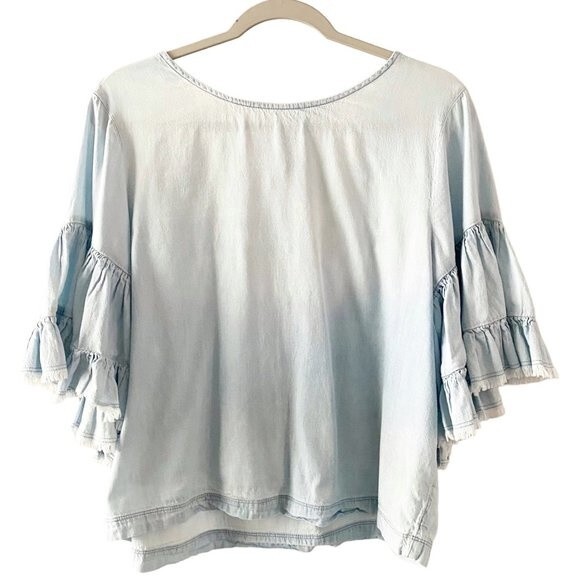 Melrose and Market Ombre Light Blue Chambray Tiered Ruffled Sleeve Top L Coastal - Picture 1 of 9